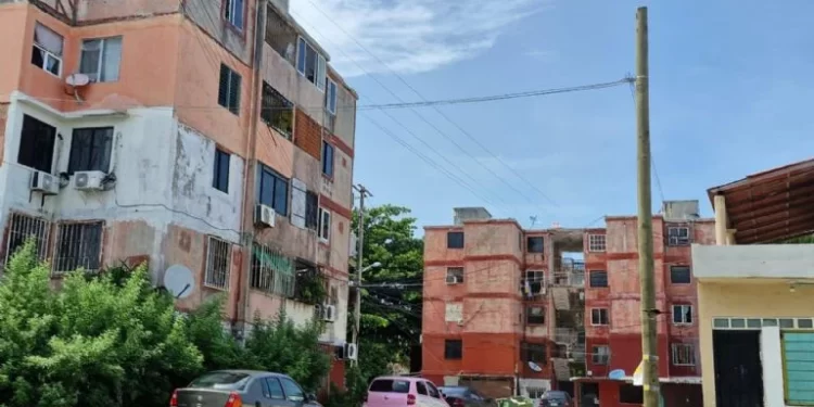 Corales Cancún al borde del colapso urbano