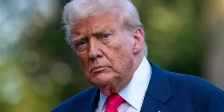 Trump despliega submarinos nucleares cerca de Rusia