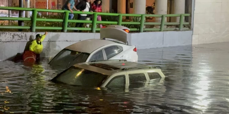 Lluvias colapsan la CDMX con inundaciones en 6 alcaldías
