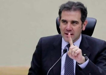 Corte ampara a Lorenzo Córdova; SEP deberá eliminar mención por burla a indígena