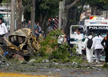 Atentado en base aérea de Colombia deja 6 muertos y 50 heridos