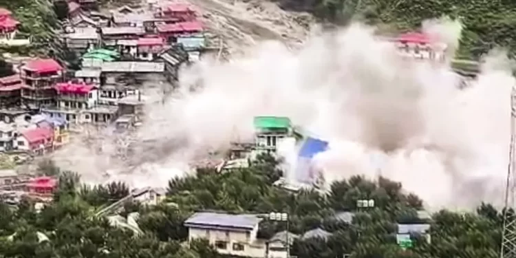 Terrible inundación arrasa Uttarkashi tras fuerte tormenta
