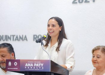 Ana Paty Peralta entrega informe anual a cabildo