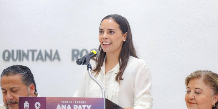 Ana Paty Peralta entrega informe anual a cabildo