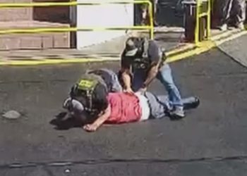 Ciudadano de 79 años sometido por agentes migratorios en EE.UU.