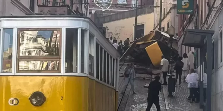 Asciende a 17 la cifra de fallecidos por descarrilamiento en Lisboa