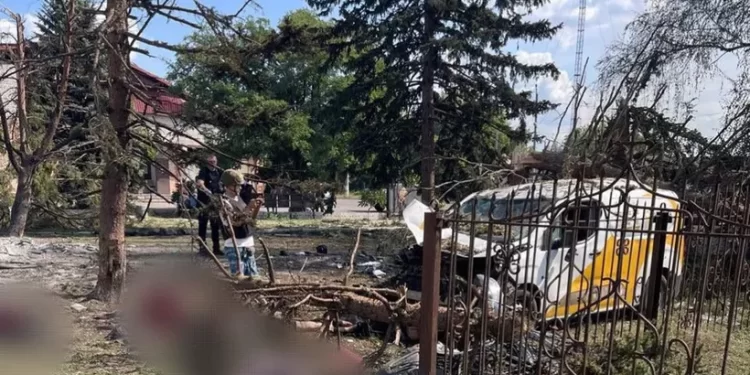 Explosión rusa deja 21 muertos frente a jubilados en Ucrania