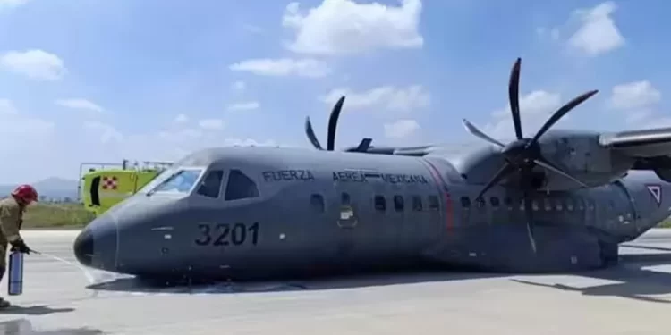 Avión militar presenta incidente en el Aeropuerto Felipe Ángeles