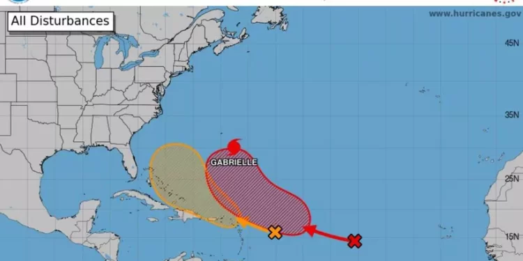 Huracán Gabrielle y bajas presiones alertan Quintana Roo