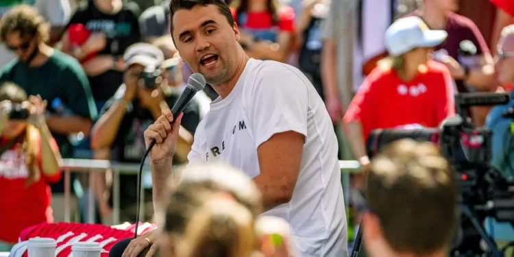 Trump confirma fallecimiento del activista Charlie Kirk