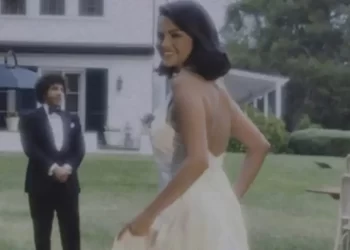 Selena Gomez y Benny Blanco se casan oficialmente