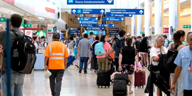 Empresarios advierten un impacto al turismo por impuesto en Quintana Roo