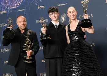 “Adolescencia”, “The Studio” y “The Pitt” arrasan en la 77° edición de los Emmy con récords históricos