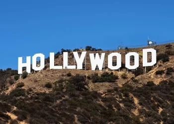 Trump impone arancel total a películas producidas fuera de Estados Unidos