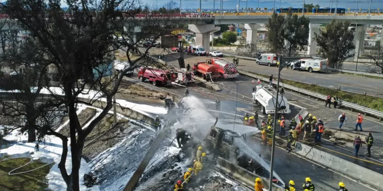 Sube a 14 el número de muertos por explosión de pipa en Iztapalapa: Salud CDMX