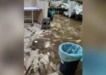Se inunda hospital del IMSS donde atienden víctimas de explosión de pipa en Puente de la Concordia
