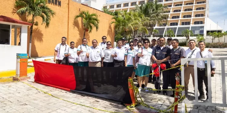 Trabajadores del hotel Golden Parnassus de Cancún inician huelga