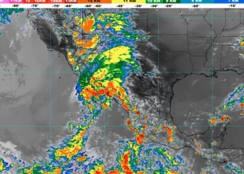 ‘Lorena’ se debilita de huracán 1 a tormenta tropical y cambia ruta