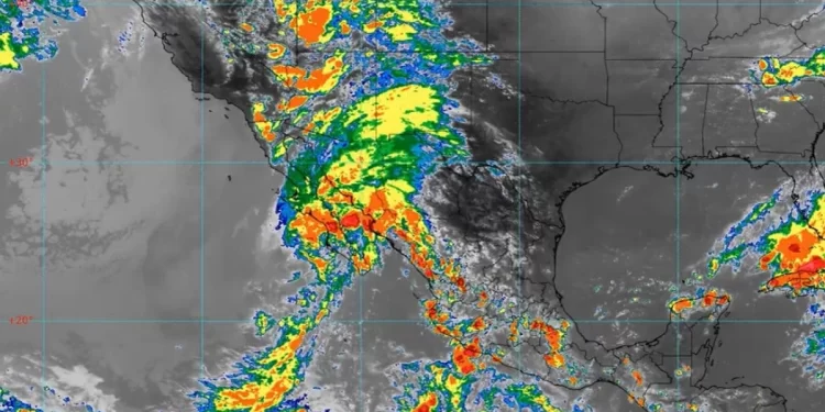 ‘Lorena’ se debilita de huracán 1 a tormenta tropical y cambia ruta