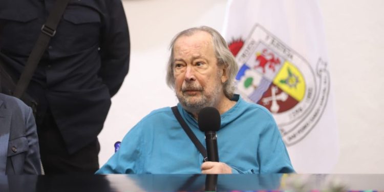 Mauricio Fernández solicita licencia temporal; renuncia sería inminente