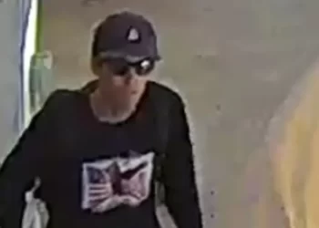 FBI difunde imagen del presunto asesino de Charlie Kirk