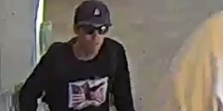 FBI difunde imagen del presunto asesino de Charlie Kirk