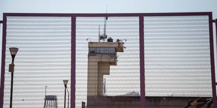 Interno huye del reclusorio Oriente; refuerzan seguridad