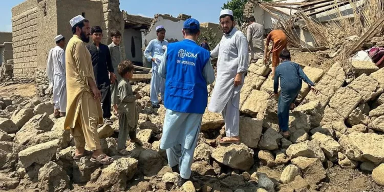 Terremoto de magnitud 6 en Afganistán deja más de 800 muertos y 2,700 heridos