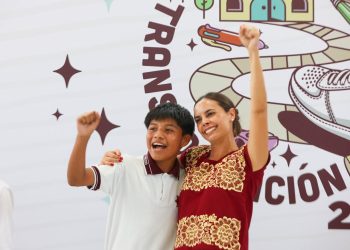 Ana Paty Peralta supervisa avance en la entrega de tenis escolares en Benito Juárez