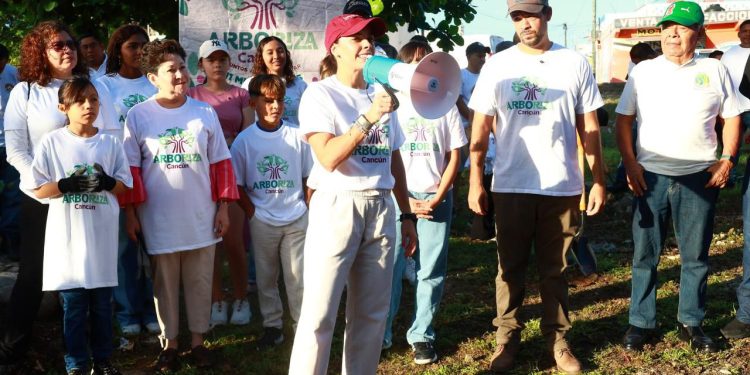 Continúa la arborización en Cancún con Ana Paty Peralta