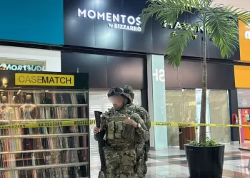 Tensión en Plaza Las Américas: asalto a joyería desata pánico en Cancún