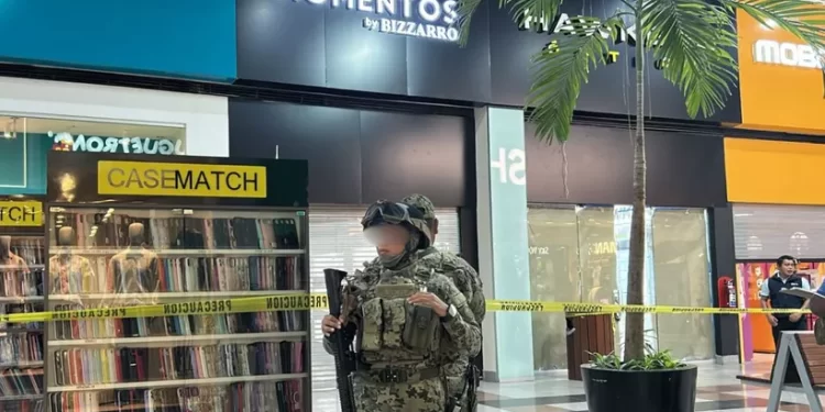 Tensión en Plaza Las Américas: asalto a joyería desata pánico en Cancún