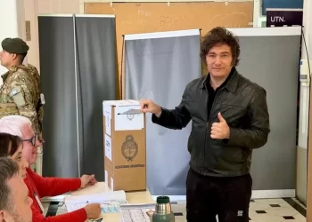 Javier Milei gana en elecciones legislativas argentinas