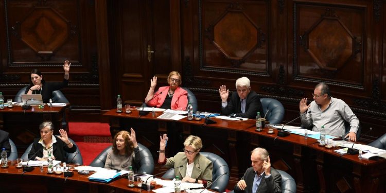 Con votación histórica, Uruguay aprueba la ley que regula la eutanasia