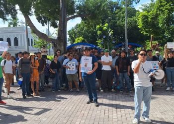 Conductores del sistema Va y Ven en Mérida protestan por falta de pago y condiciones laborales