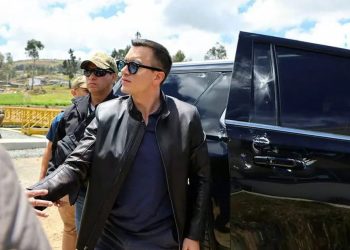 Vehículo presidencial dañado tras ataque en Ecuador durante protestas indígenas