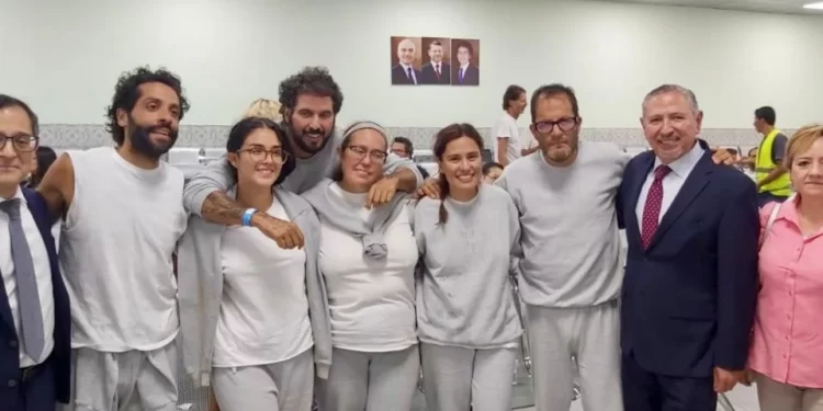 Liberan a seis mexicanos detenidos en Israel; inician repatriación desde Jordania