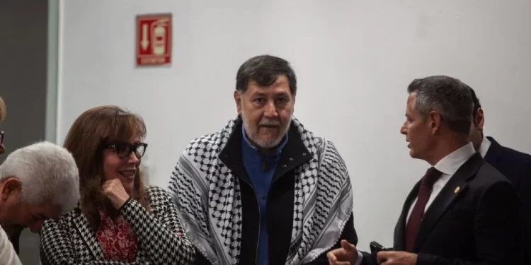 Fernández Noroña utilizó avión privado extranjero pese a restricciones legales