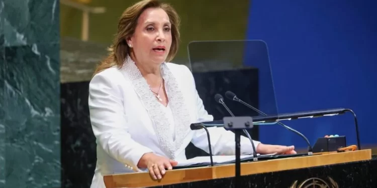 Congreso de Perú destituye a la presidenta Dina Boluarte en histórica votación