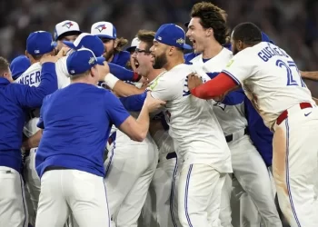 Blue Jays hacen historia: derrotan a Seattle y disputarán la Serie Mundial ante Dodgers