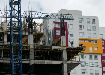PIB de México cae 0.3% en tercer trimestre de 2025