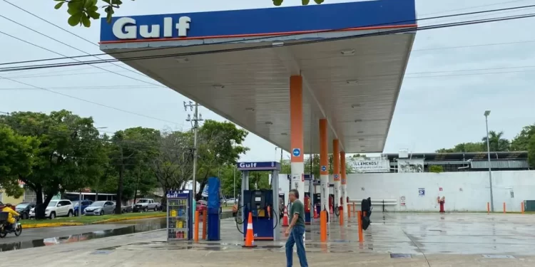 Falla masiva en gasolineras de Cancún provoca pérdidas millonarias