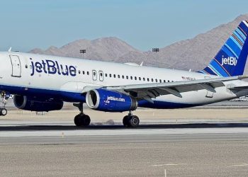 Vuelo de Cancún a Nueva Jersey aterriza de emergencia en Florida por falla técnica