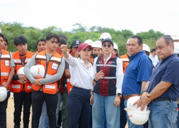 Ana Paty Peralta acerca a jóvenes universitarios a los proyectos que impulsan el futuro de Cancún