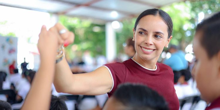 Ana Paty Peralta promueve el programa “Juguemos en Paz” a favor de la niñez cancunense