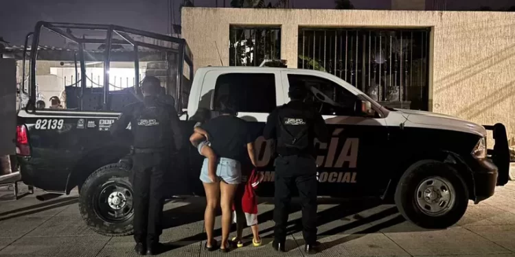 Rescatan a menor en Cancún tras ser llevado por su padre en un taxi