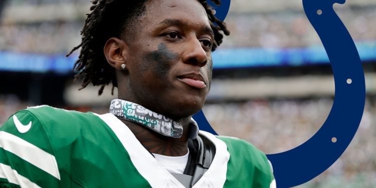 Sauce Gardner con el uniforme de los Colts tras concretarse su traspaso desde los New York Jets durante la temporada 2025 de la NFL.