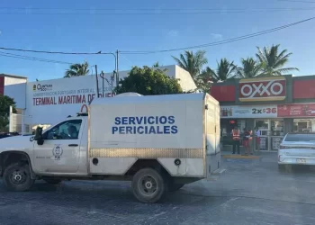 Tras lanzarse al mar para auxiliar a su tripulación, aparece muerto en Puerto Juárez