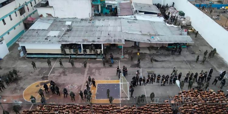 Tragedia en prisión de Machala: 27 reclusos mueren por asfixia durante nuevo brote de violencia en Ecuador