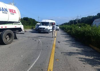 Aparatoso choque en Tulum–Playa deja un muerto y heridos
